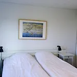 Syd Pa Rodkaergard Tatil Evi *